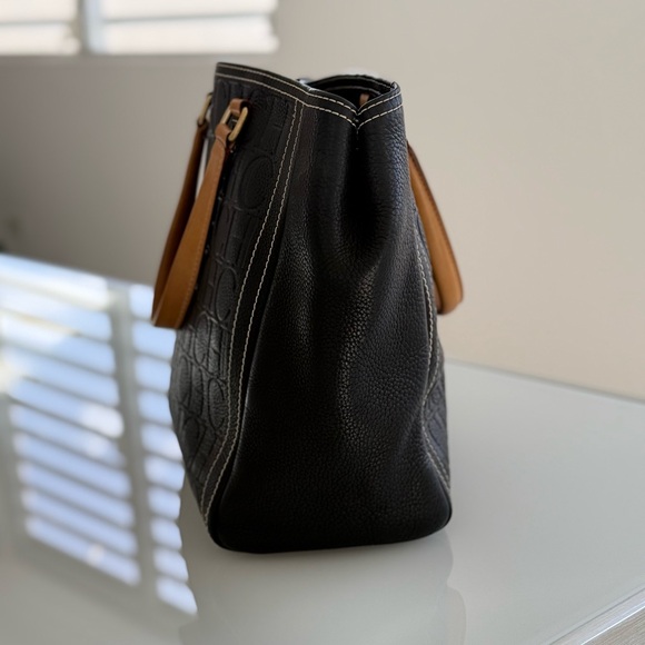 Carolina Herrera Authentic Peter Handbag - Picture 3 of 8